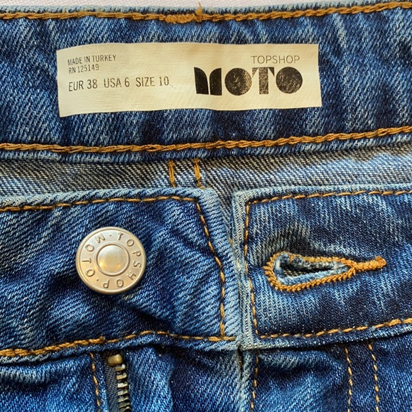 Top shop Moto jean skirt in size 6. - Picture 2 of 4